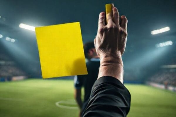 jugadores con más tarjetas amarillas en la historia de LaLiga